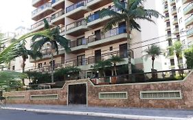 Apartamento Enseada, Guarujá, 3 dorms, 3 banhs, 8 pessoas, 02 quadras da praia, 2 sacadas, 2 vagas de garagem